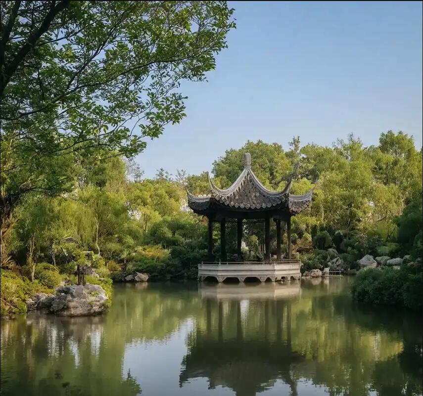 双鸭山妩媚餐饮有限公司